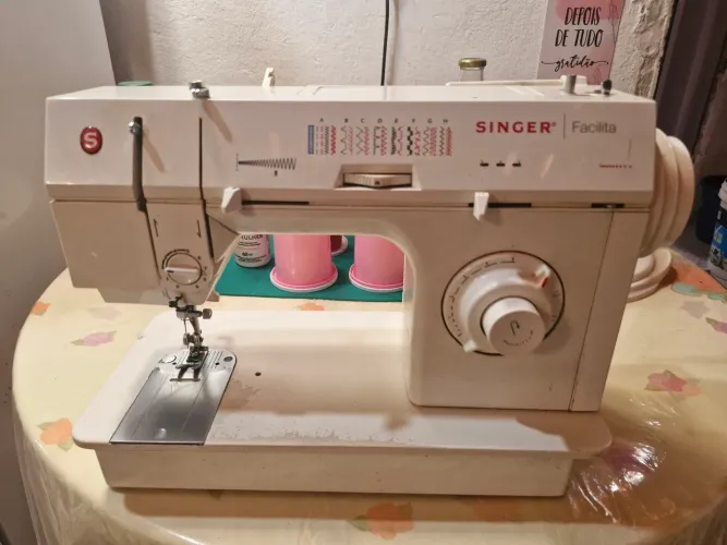 Máquina de Costura Singer Facilita