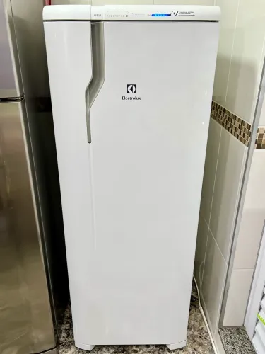 Geladeira Electrolux RFE39 Frost Free