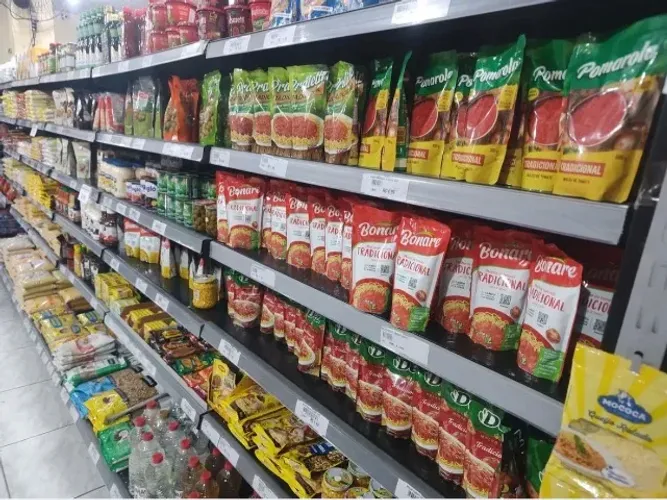 Vende-se supermercado 150 m quadrados com faturamento de 250 mil por mês