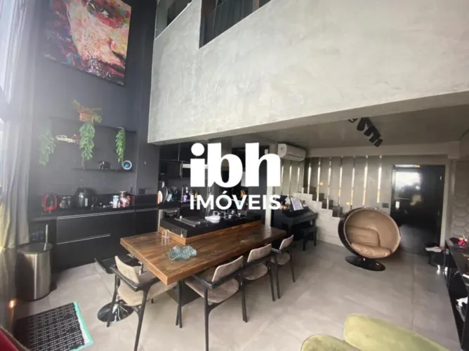 Apartamento duplex de altíssimo padrão.