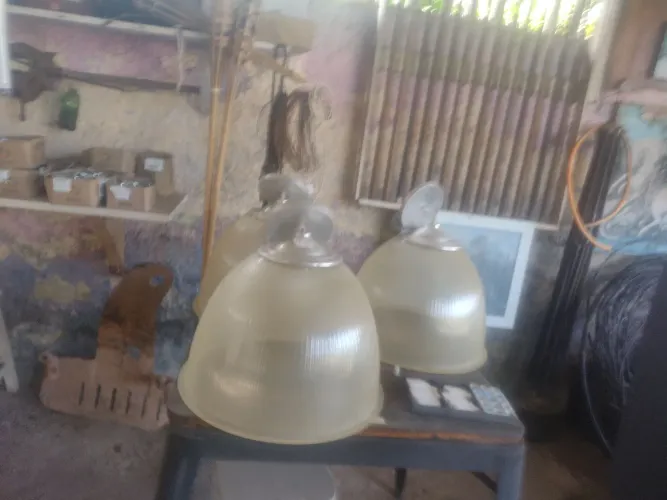 3 lustres grande em acrílico