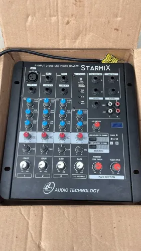 Mesa de Som Starmix US4 02R USB Mixer - Praticamente Nova ( na caixa ) 