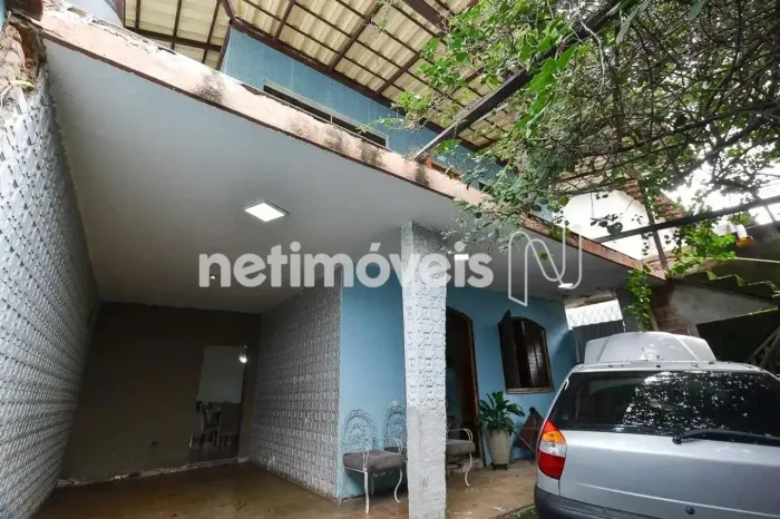EXCELENTE CASA DE DOIS PAVIMENTOS NO BAIRRO RENASCENÇA