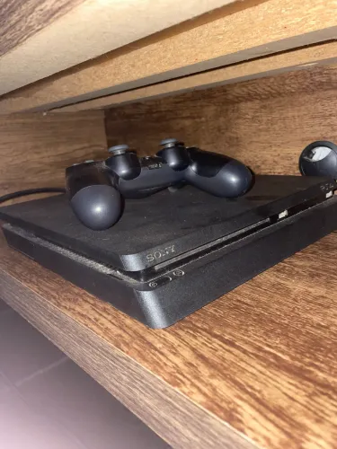 Vendo PlayStation 4 Slim