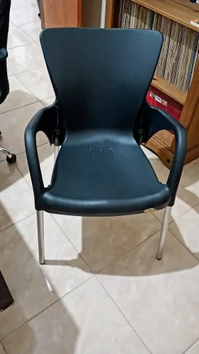 Conjunto 4 Cadeiras / poltronas com pé de alumínio super resistente