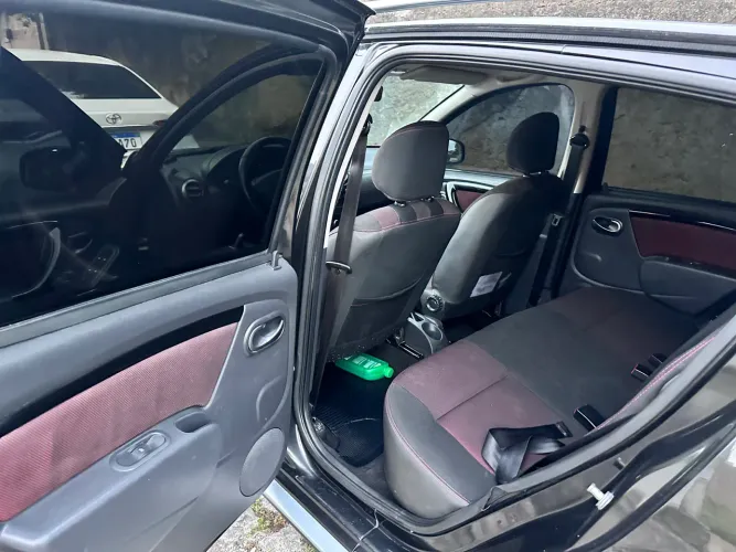 Renault Sandero Stepway Hi-f. R. Curl 1.6 16V 5P 2012