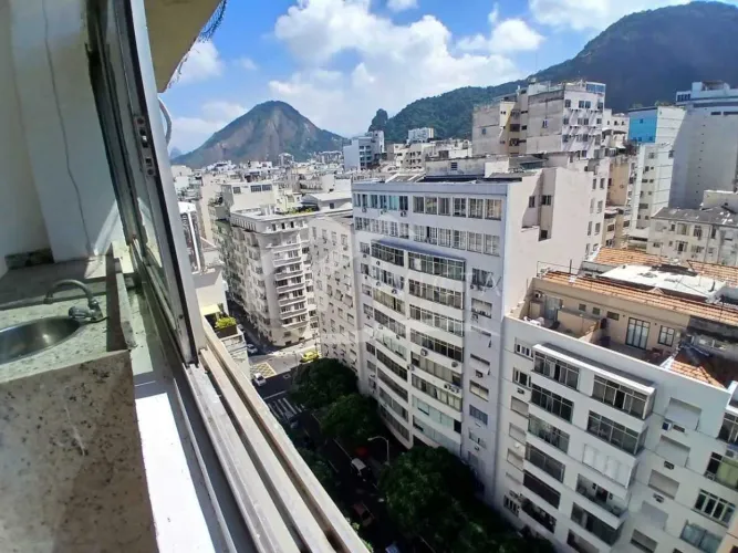 SALA COMERCIAL À VENDA EM LOCALIZAÇÃO PRIVILEGIADA!