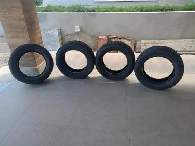 04 Pneus Pirelli 205/60R16
