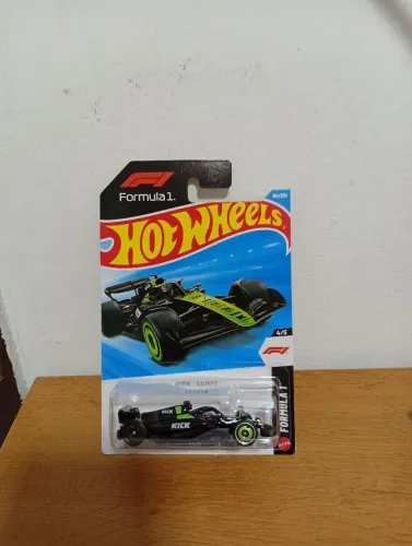 Hot Wheels F1 Kick