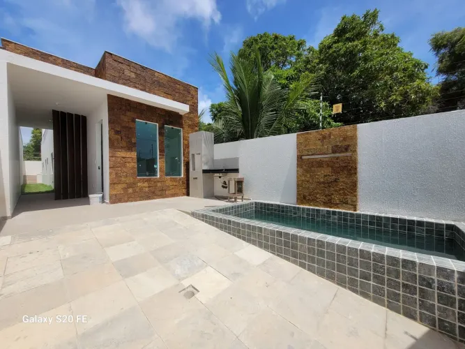 Casa com 3 quartos, em Carapibus- Jacuma-Conde-PB