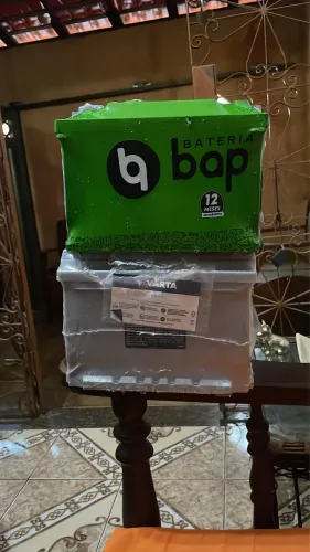 Duas bateria de 60 AMPERES caixa baixa 