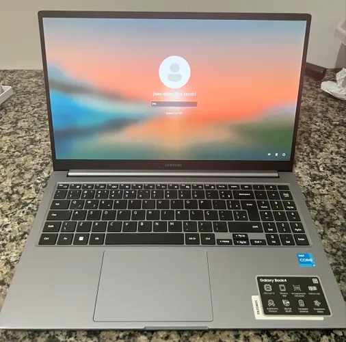 Notebook Samsung Prata - Ótimo estado - R$ 2.500