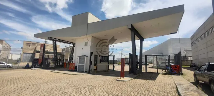 Galpão Industrial com doca e rampa dentro de condomínio cidade de Sorocaba.