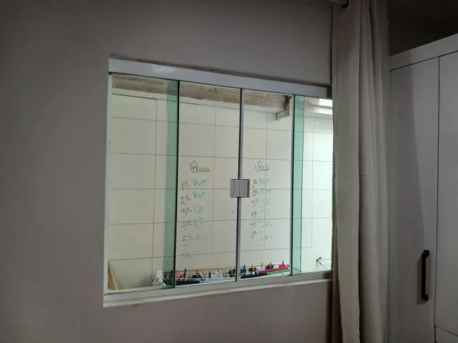 Vendo janela em blindex