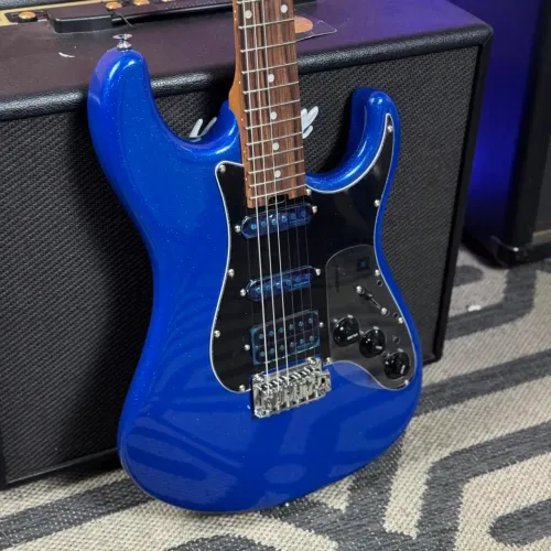 Guitarra Tagima Super Smart BLSPK com 2S1H e Multi-FX