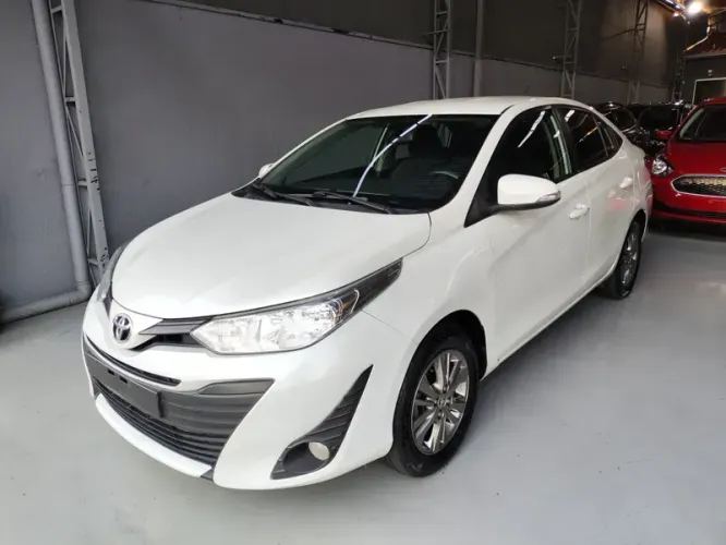 Toyota Yaris XL Sedan 1.5 Flex 16V 4P Aut. 2021
