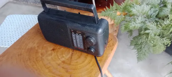 Rádio FM  am  a energia  e pilhas  3 band 