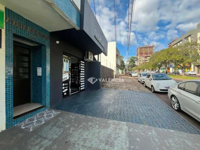 Apartamento para alugar com 2 quartos por R$1.300,00 no Edifício Wenggen - Rua Fortaleza C