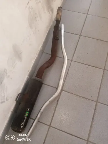 Cano esportivo e guidão