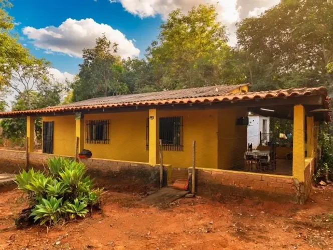 Chácara à Venda em Felixlândia - 2570 m² | Pronta para Morar e Relaxar!