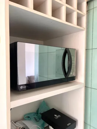 Micro-ondas LG espelhado 