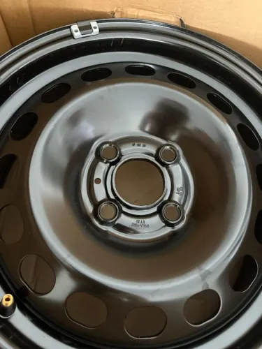  Rodas Originais Volkswagen Tera 15" e calotas - novas