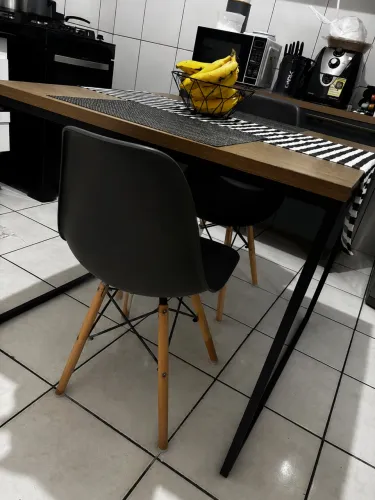 Mesa 90x90 industrial com cadeira