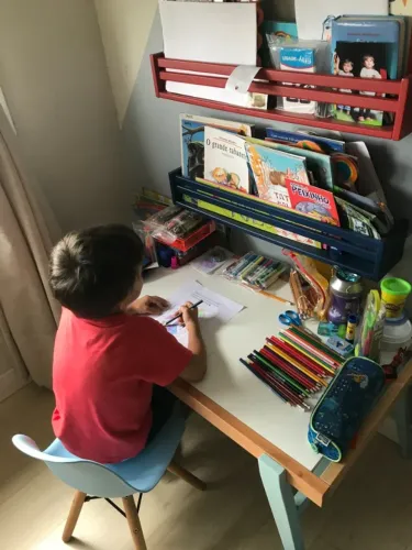 escrivaninha infantil