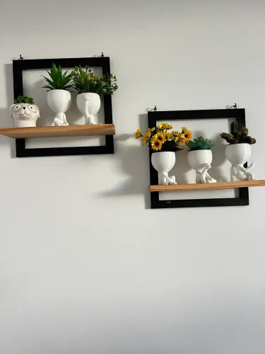 Conjunto mini vasos decorativos com quadros ( vasos vão completo com flores)