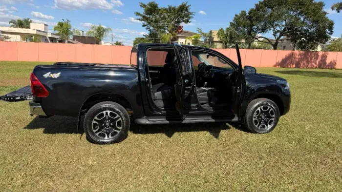 Toyota Hilux CD SRX Limited 4X4 2.8 TDI Die.aut 2023