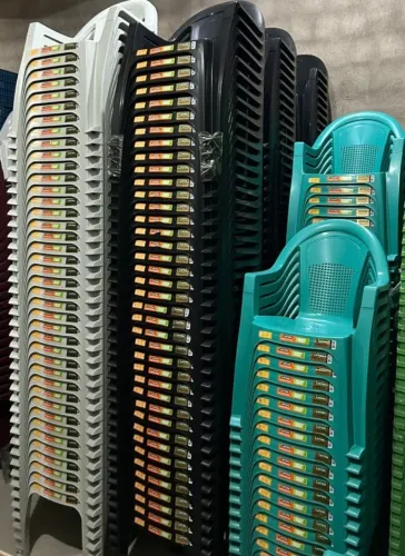 POLTRONA DE PLÁSTICO,  CADEIRA COM BRAÇO   