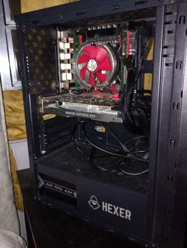 Gabinete + CPU montada