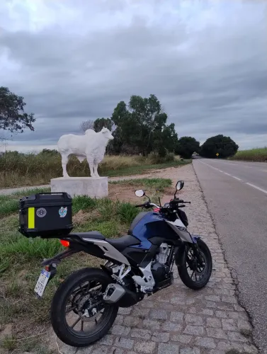 Suporte e baú para CB300F