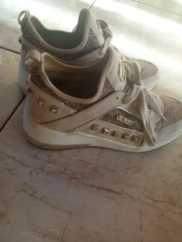 Sapato feminino Guess