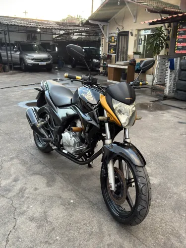Cb 300