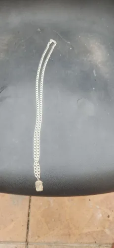 Corrente de prata 70cm, 10mm de largura, com pingente.