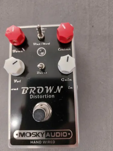 Mosky brown distortion