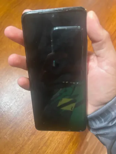 Vende Celula xiaomi 11pro com 128 gb de armazenamento