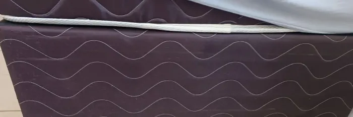 Vendo box cama de solteiro 