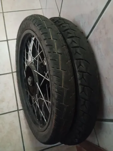 Rodas já vai com pneus