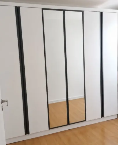 Guarda-Roupa de Casal 