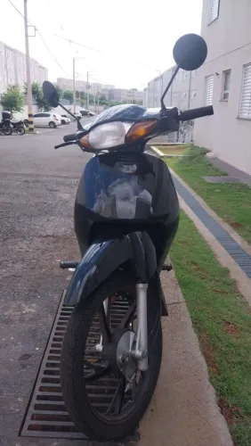 Vende-se MOTO