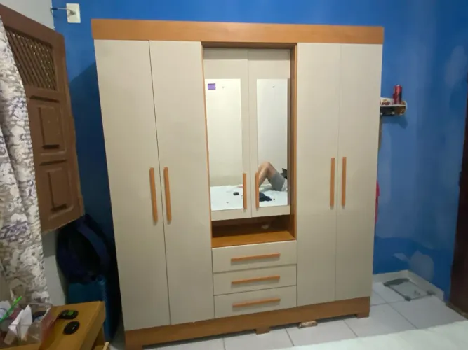 Guarda-Roupa 6 portas e 3 gavetas
