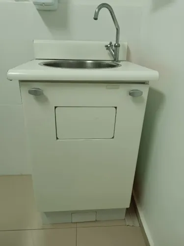 Vendo Pia portátil MDF com acionador de pé 