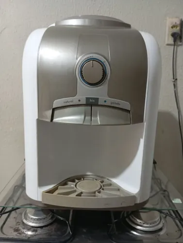 GELAGUA ESMALTEC DE MESA SEMINOVO ACEITO CARTÃO DOU GARANTIA FAÇO A ENTREGA FUNCIONANDO