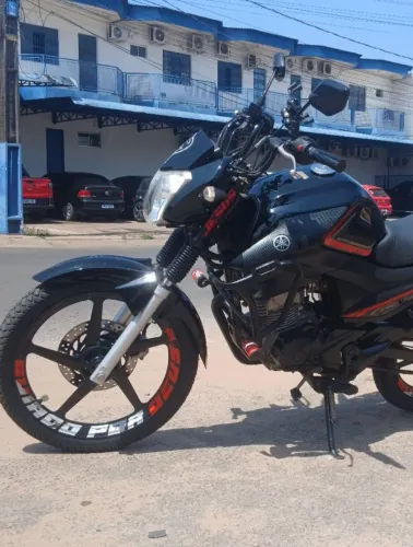 Vendo Factor 150 preta R$15.800