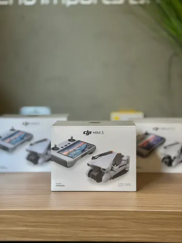 Drone DJI Mini 3 Com Tela ( 1 Ano de Garantia DJI )