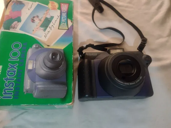 camera fujifilm instant 100 Na caixa 