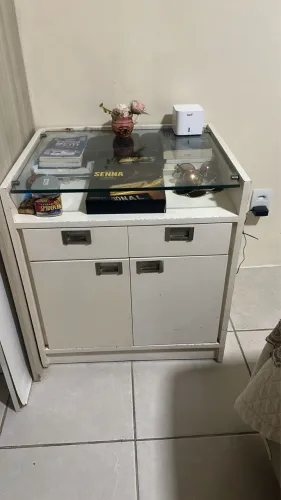 2 Mesas de Cabeceira