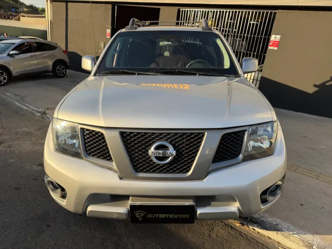 Nissan Frontier SV At.cd 4X4 2.5 TB Diesel Mec. 2014